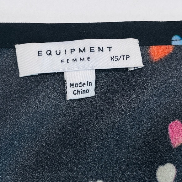 EQUIPMENT FEMME hearts blouse top tee - Picture 7 of 10